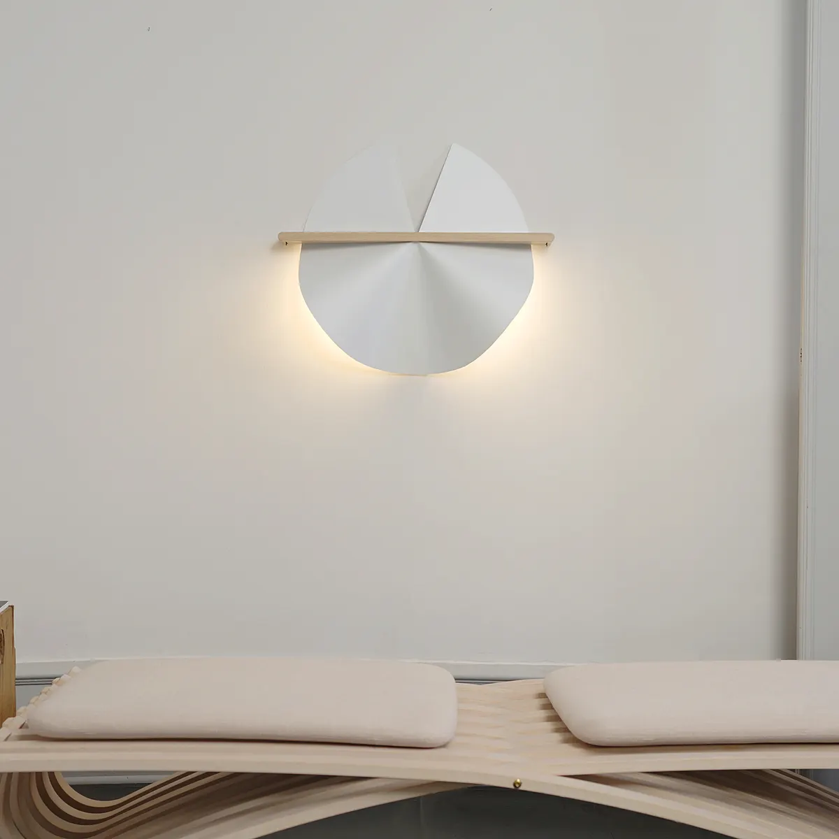 Dawn Wall Lamp