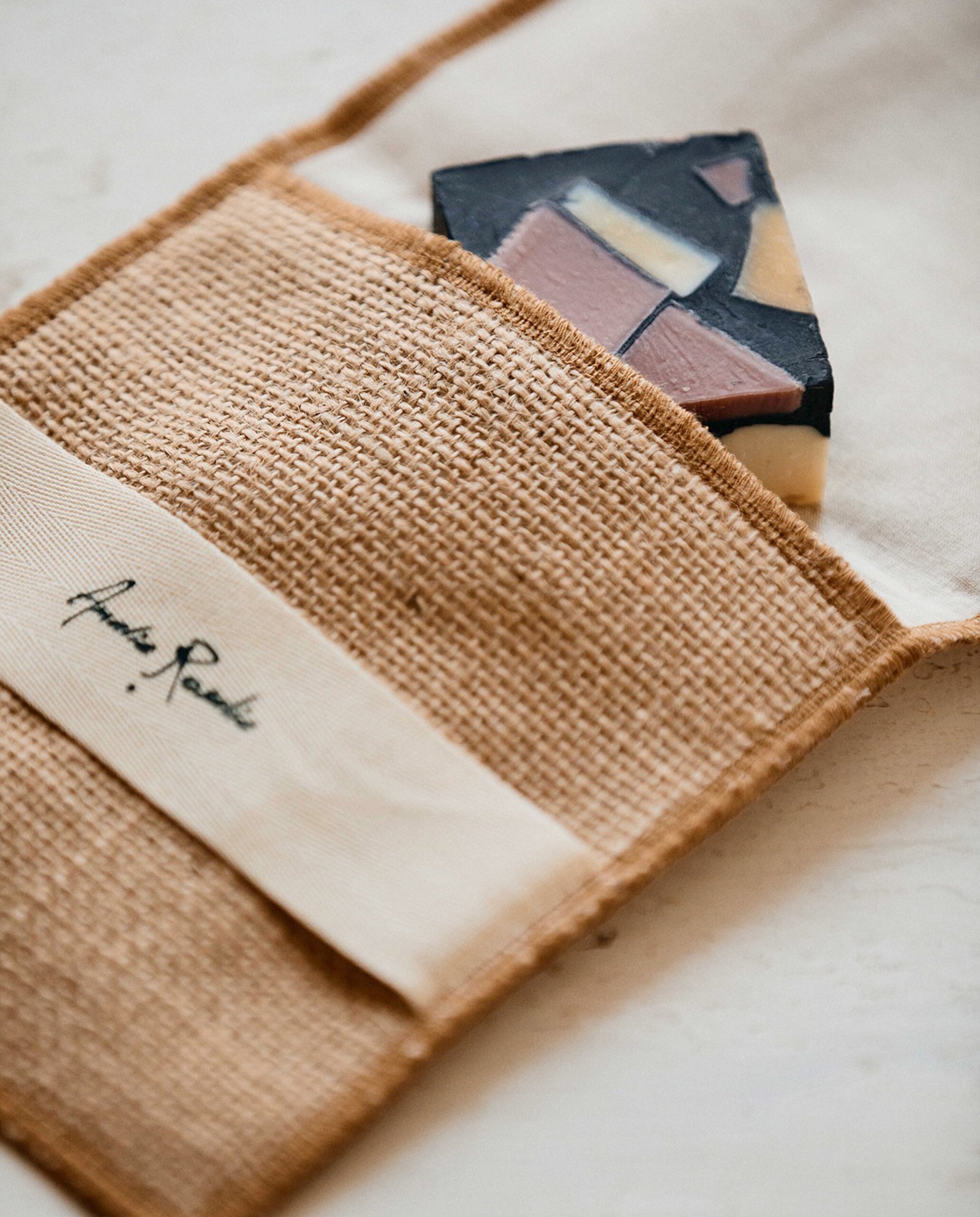 Jute soap glove