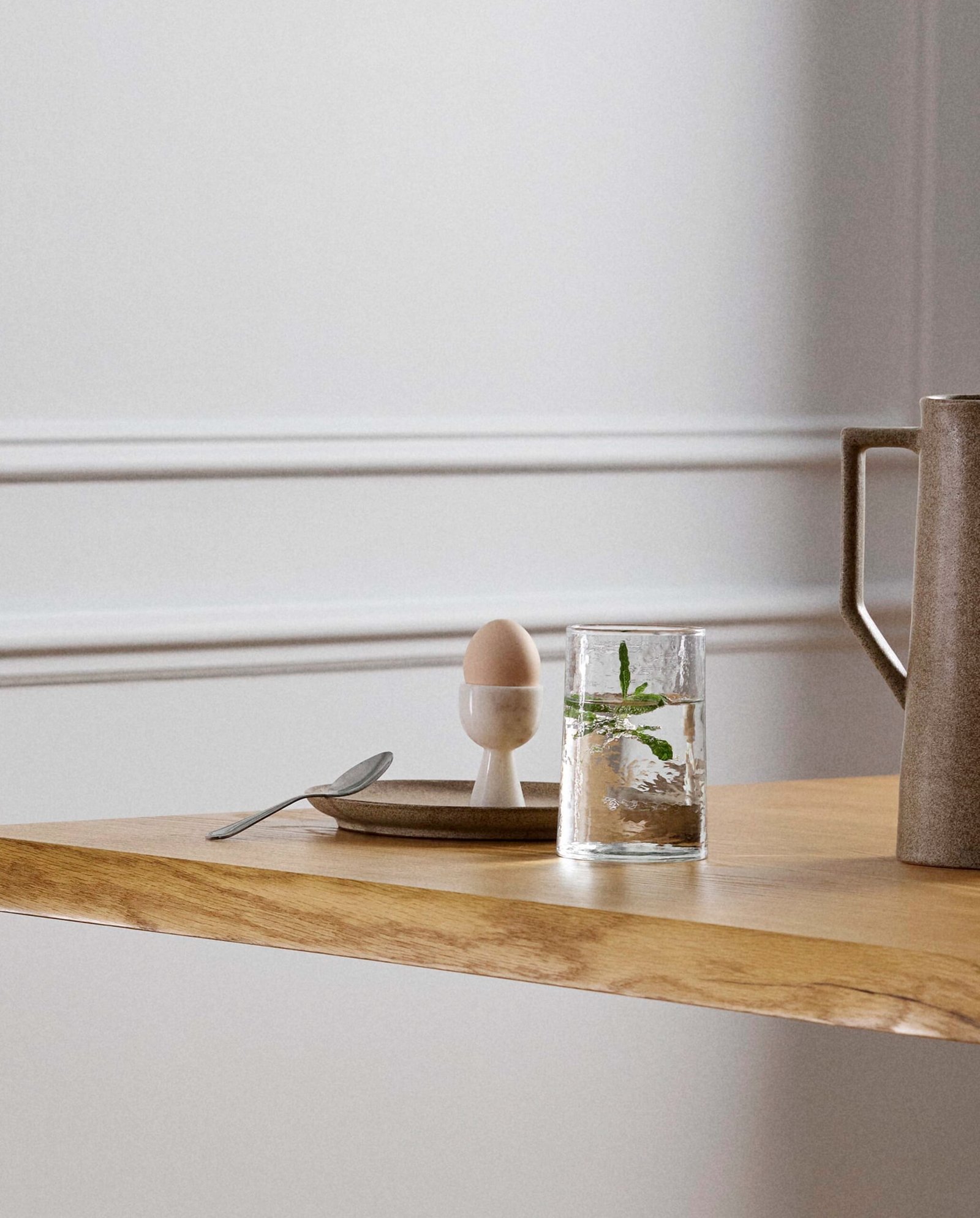 ISOP egg cup - white marble
