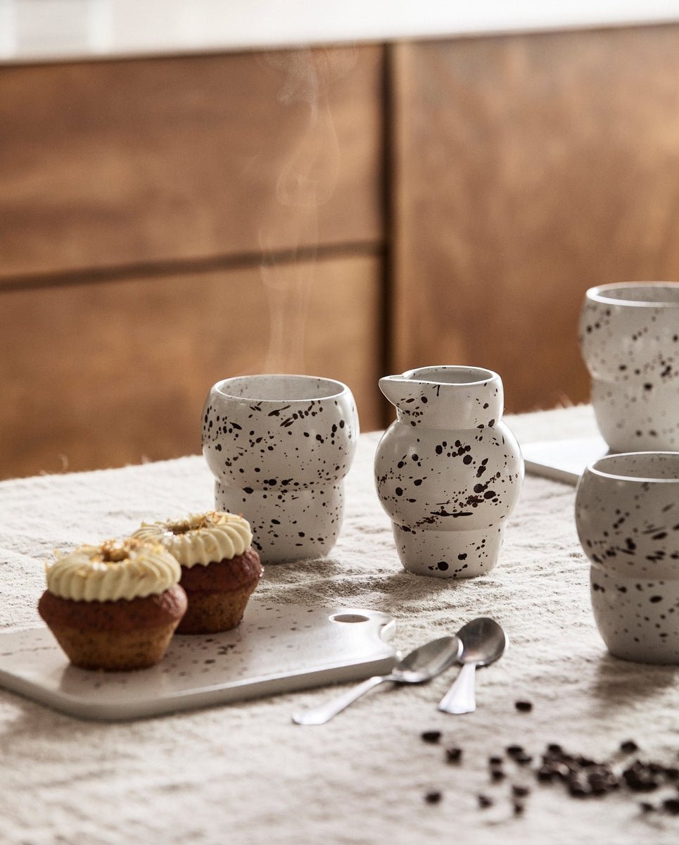 RIA jug w. splash - ivory