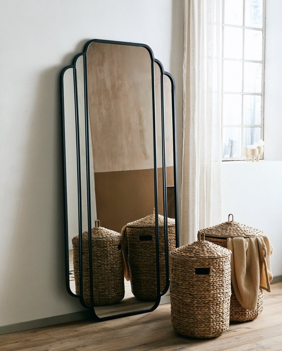 SKYLARK Iron wall mirror - black