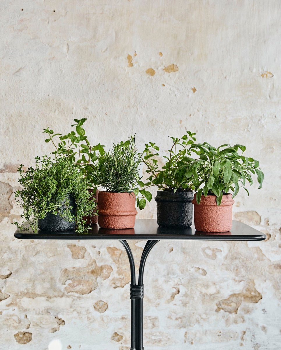 ROTE cement pot, no. 3 - rust